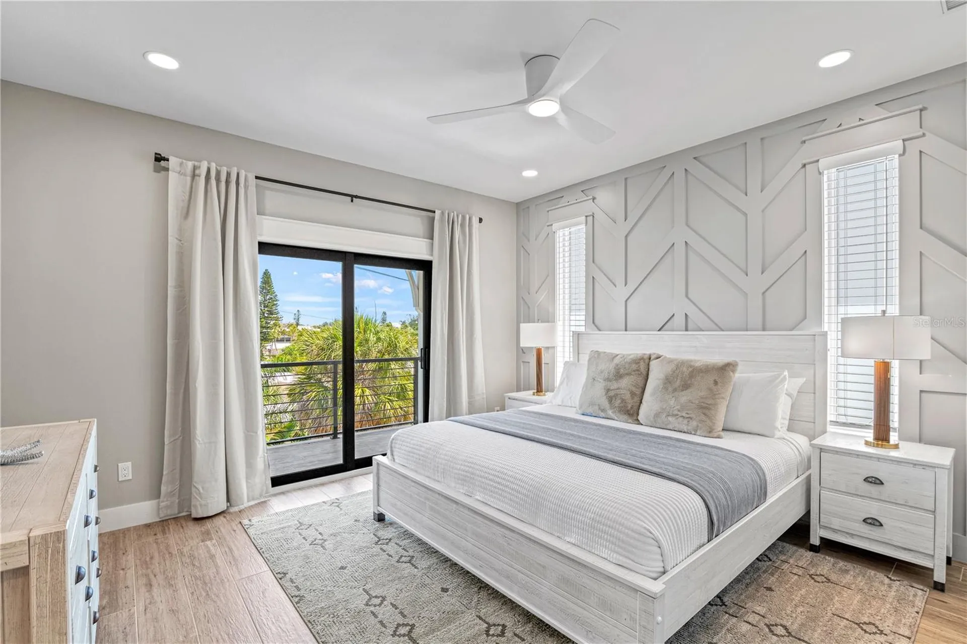 119 Avenida Messina Sarasota FL 34242