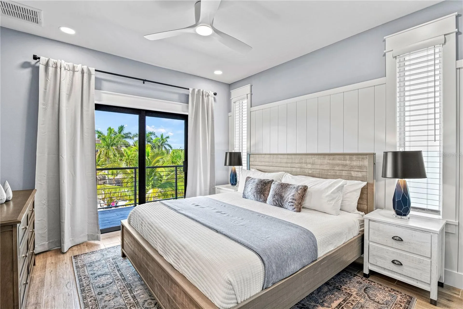 119 Avenida Messina Sarasota FL 34242