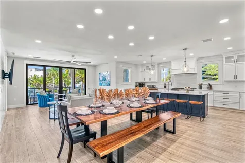 119 Avenida Messina Sarasota FL 34242