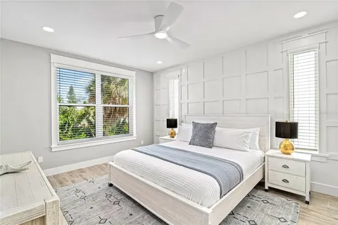 119 Avenida Messina Sarasota FL 34242