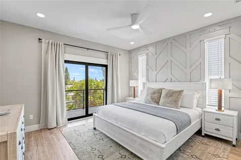 119 Avenida Messina Sarasota FL 34242