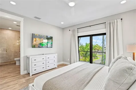 119 Avenida Messina Sarasota FL 34242