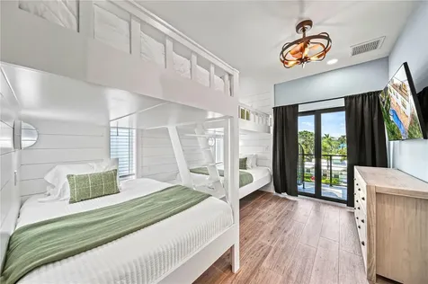 119 Avenida Messina Sarasota FL 34242