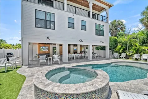119 Avenida Messina Sarasota FL 34242