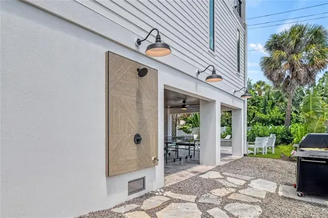 119 Avenida Messina Sarasota FL 34242