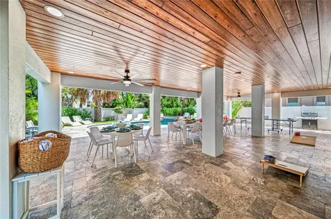 119 Avenida Messina Sarasota FL 34242