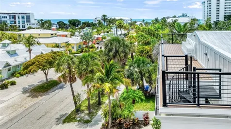 119 Avenida Messina Sarasota FL 34242
