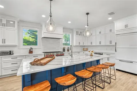 119 Avenida Messina Sarasota FL 34242