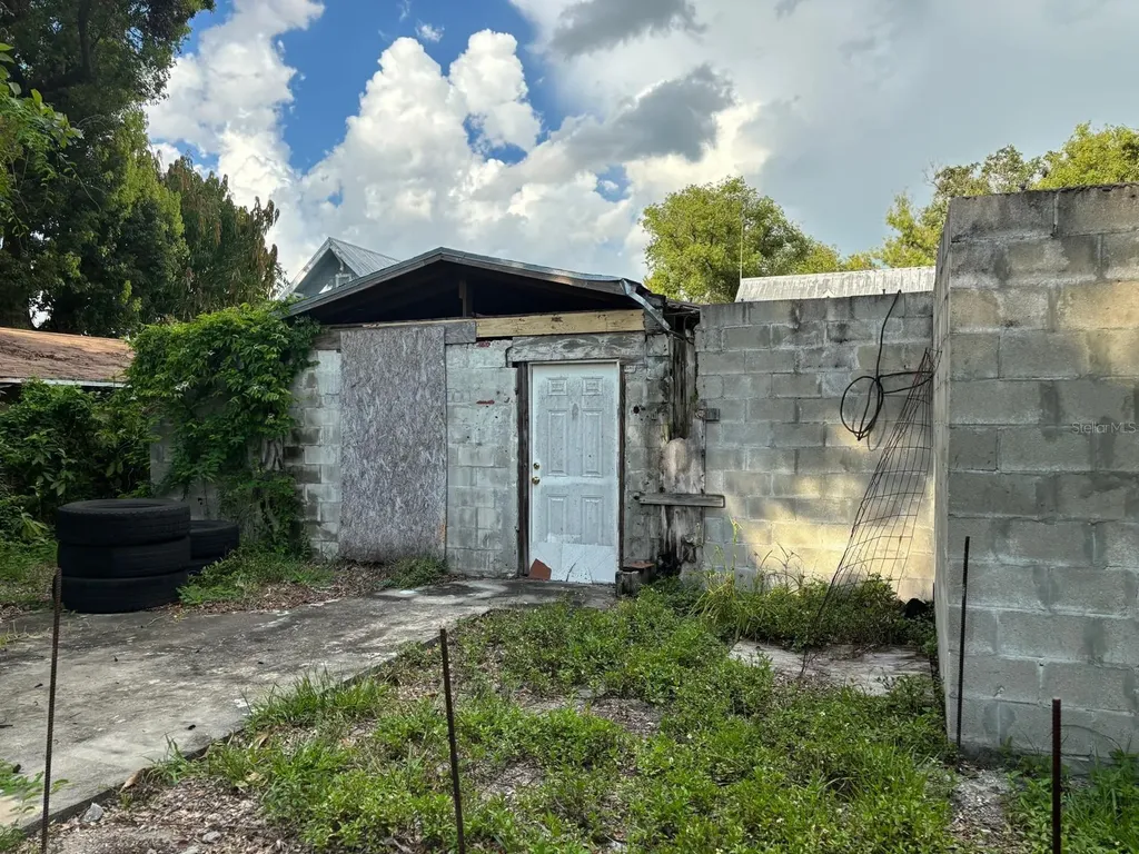2909 N 11th Street Tampa FL 33605