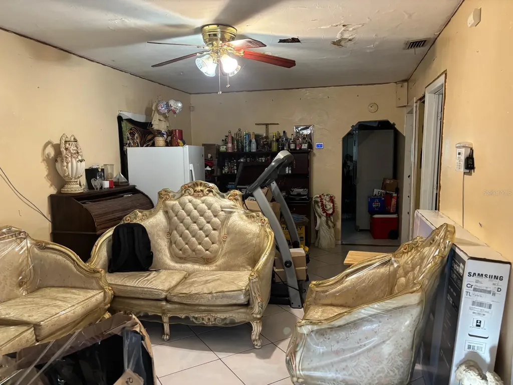 2909 N 11th Street Tampa FL 33605