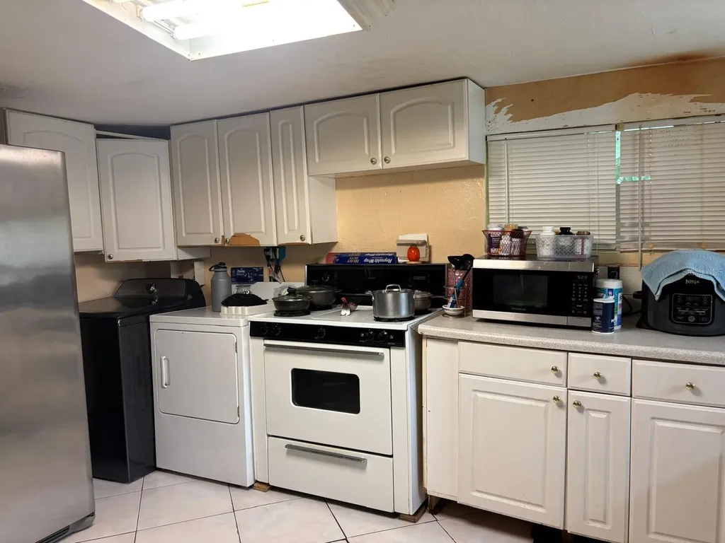 2909 N 11th Street Tampa FL 33605