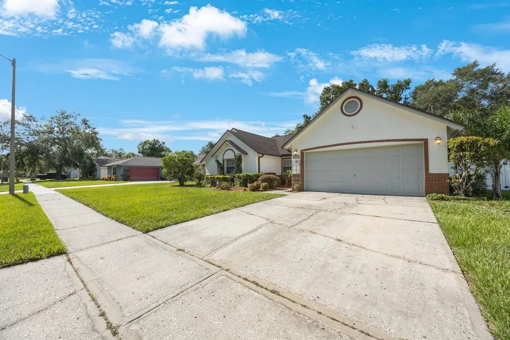 12405 Pathway Court Riverview FL 33569