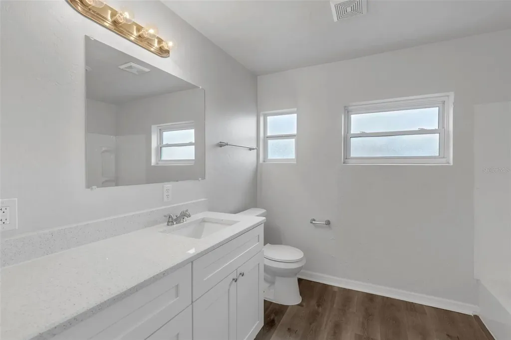 203 E Lakeview Avenue Eustis FL 32726