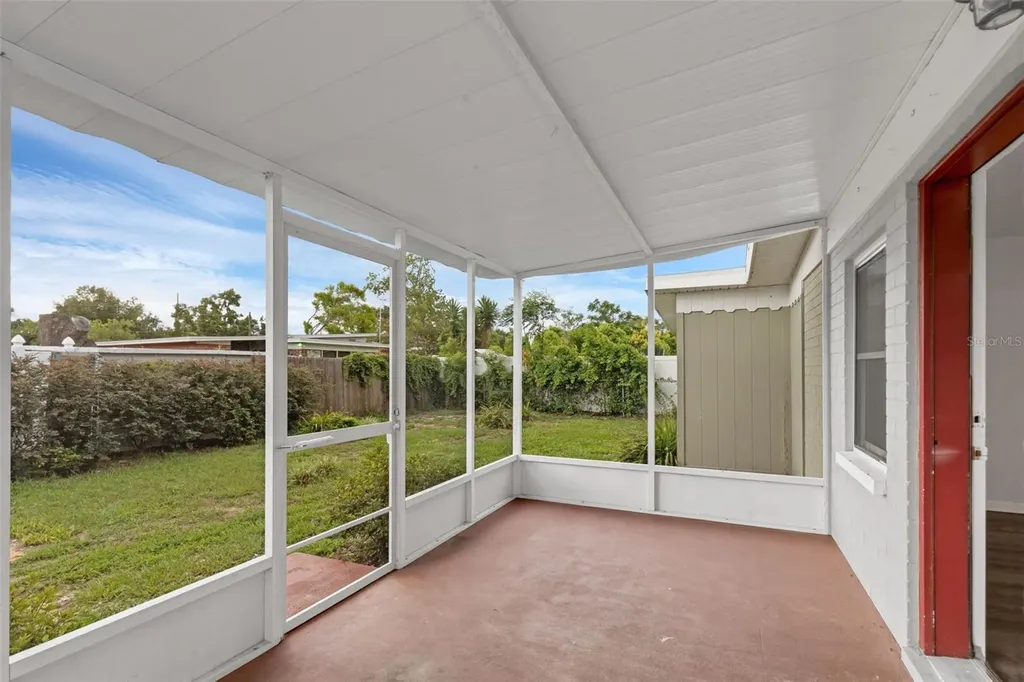 203 E Lakeview Avenue Eustis FL 32726