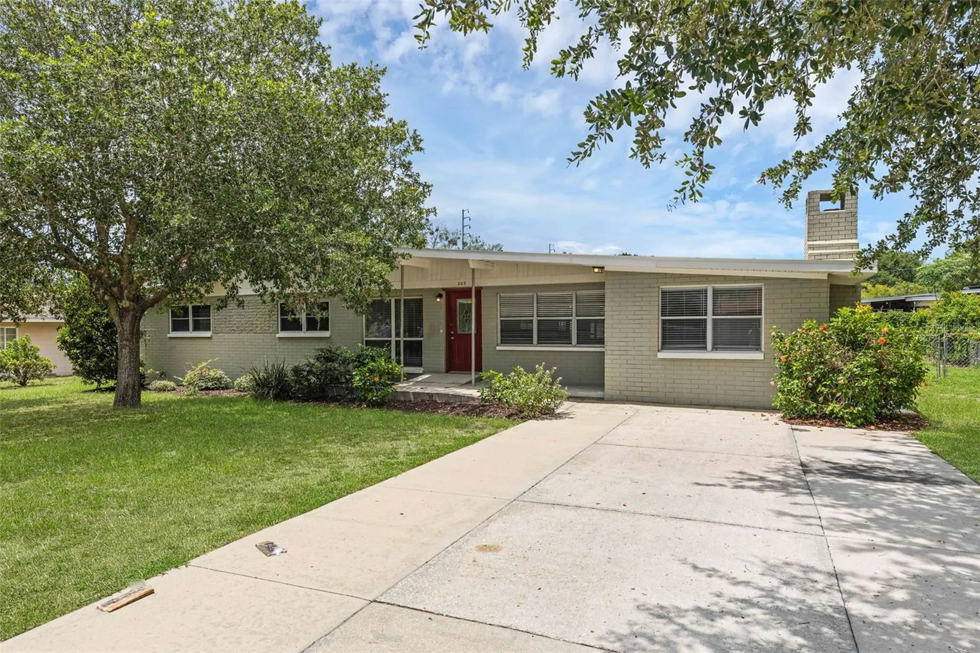 203 E Lakeview Avenue Eustis FL 32726