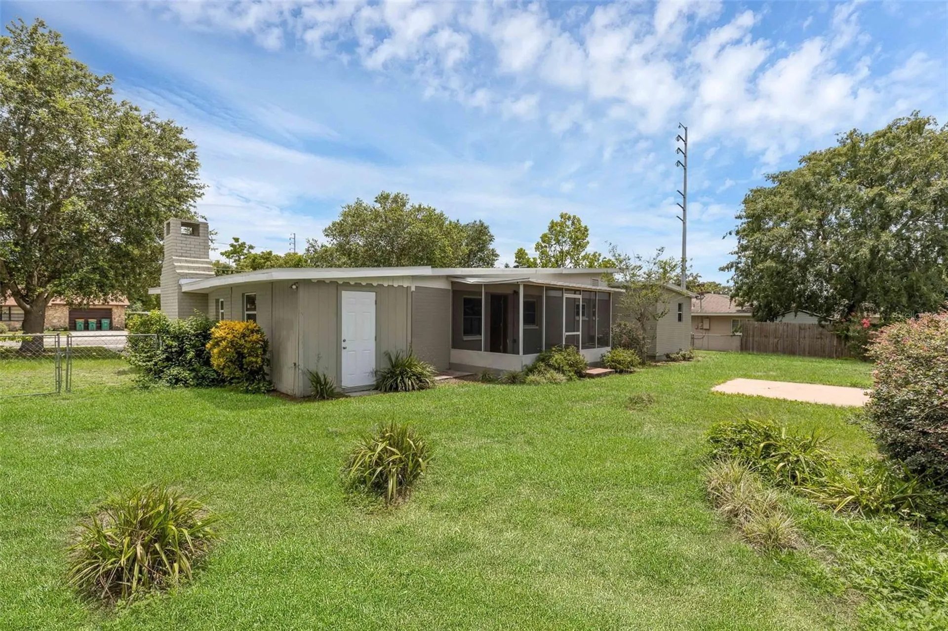 203 E Lakeview Avenue Eustis FL 32726