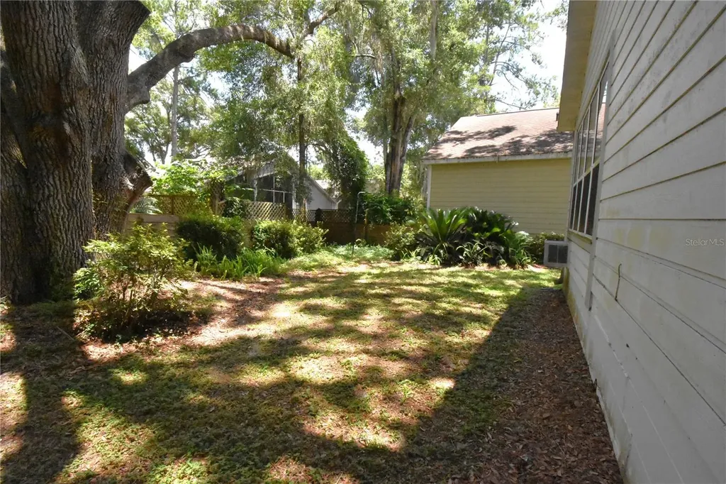 12314 NW 8th Place Newberry FL 32669
