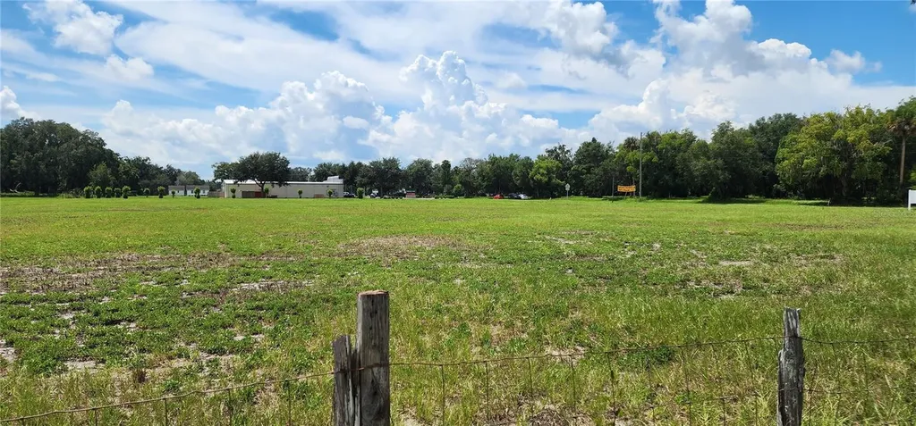 US-17 & 1st Street E Pierson FL 32180