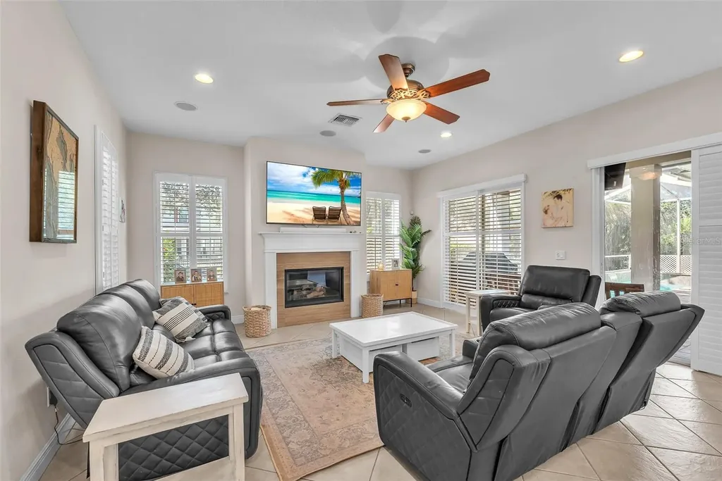 6207 Bleeker Street Riverview FL 33578