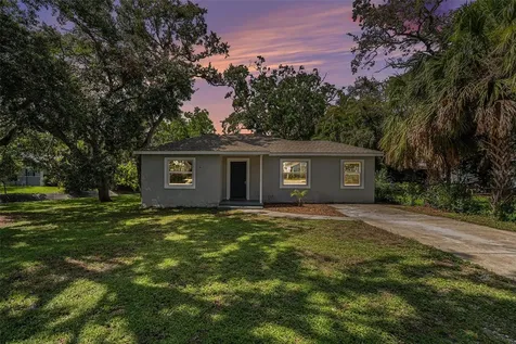 3205 68th Avenue N St Petersburg FL 33702