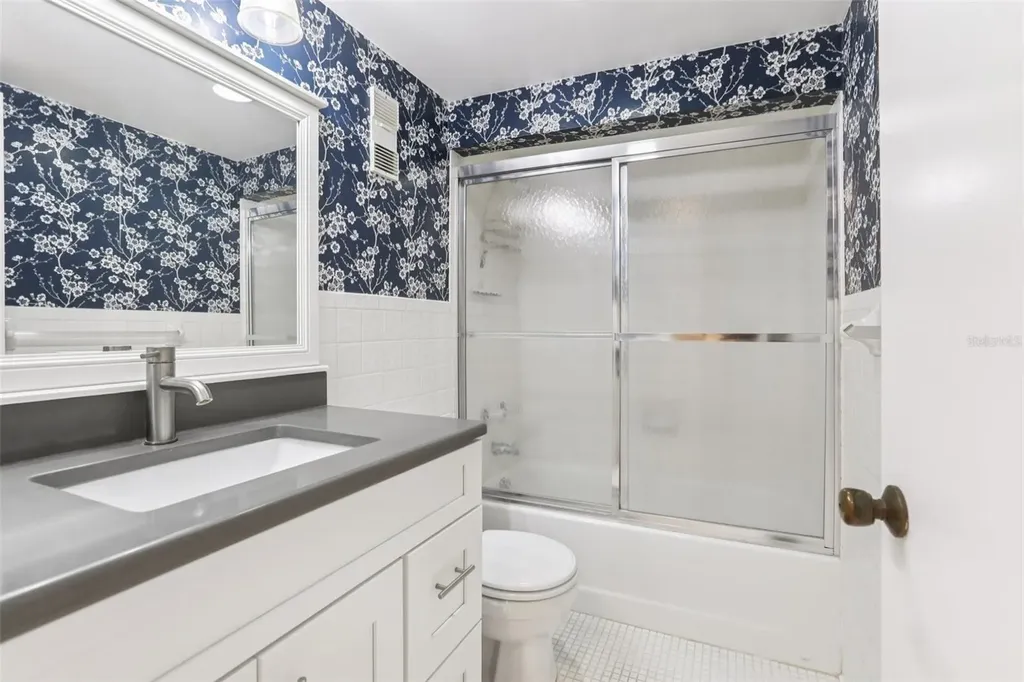 1 Key Capri Treasure Island FL 33706