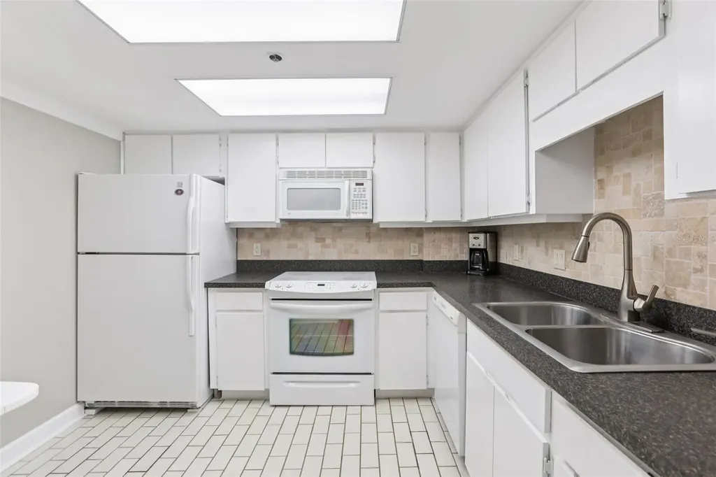 1 Key Capri Treasure Island FL 33706