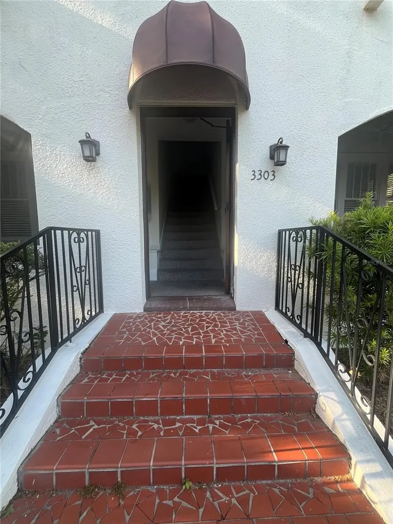3303 W Empedrado Street Tampa FL 33629