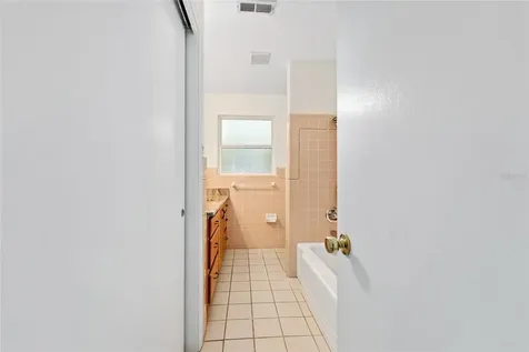 3857 SW 4th Place Gainesville FL 32607