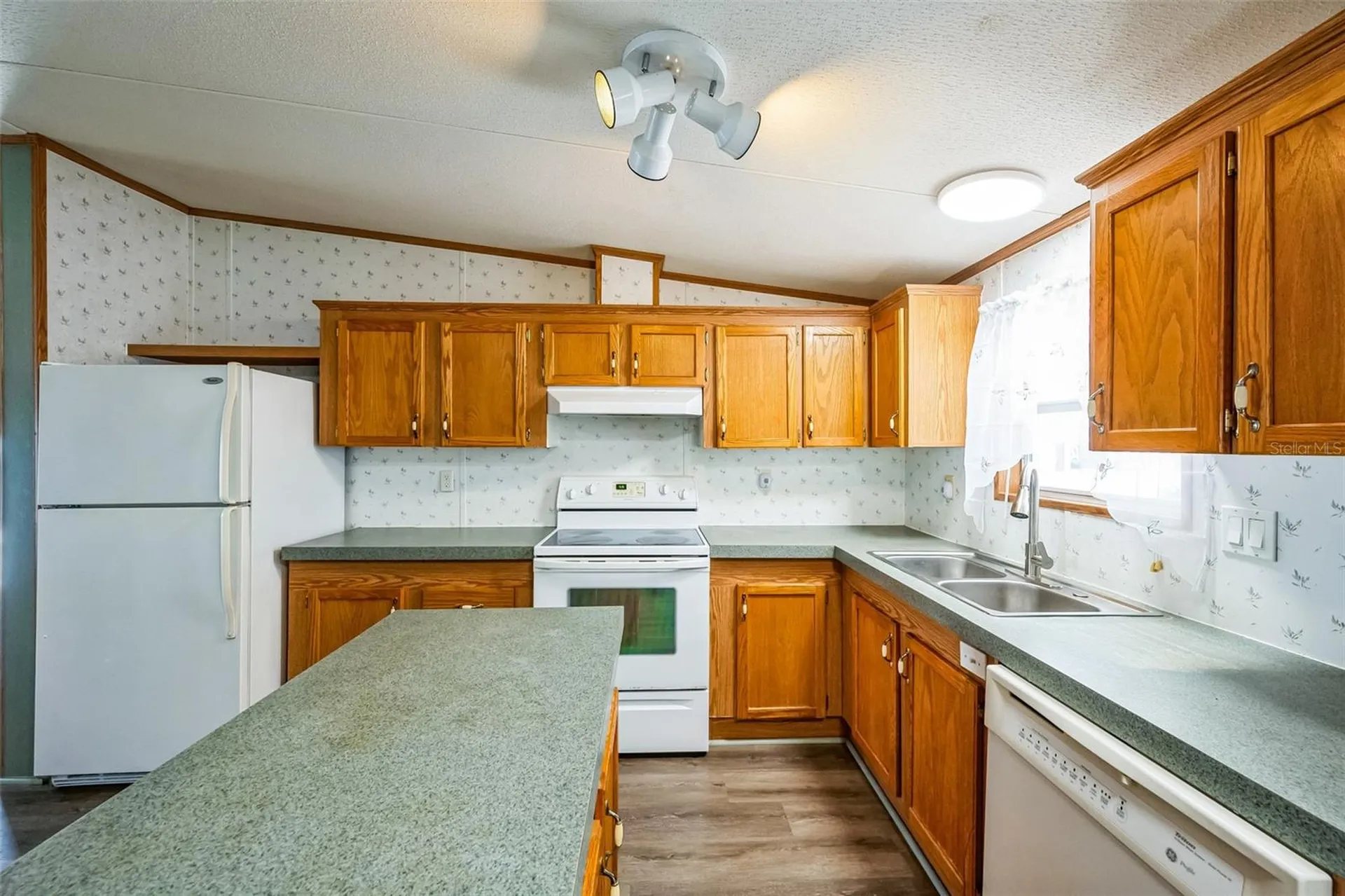 1000 Kings Highway Port Charlotte FL 33980