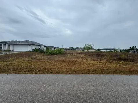 1142 Ecrue Street E Lehigh Acres FL 33974
