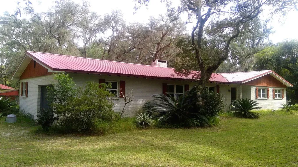 5540 Cyril Drive Dade City FL 33523