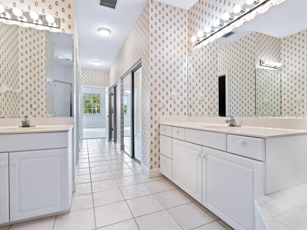 3954 Hamilton Club Circle Sarasota FL 34242