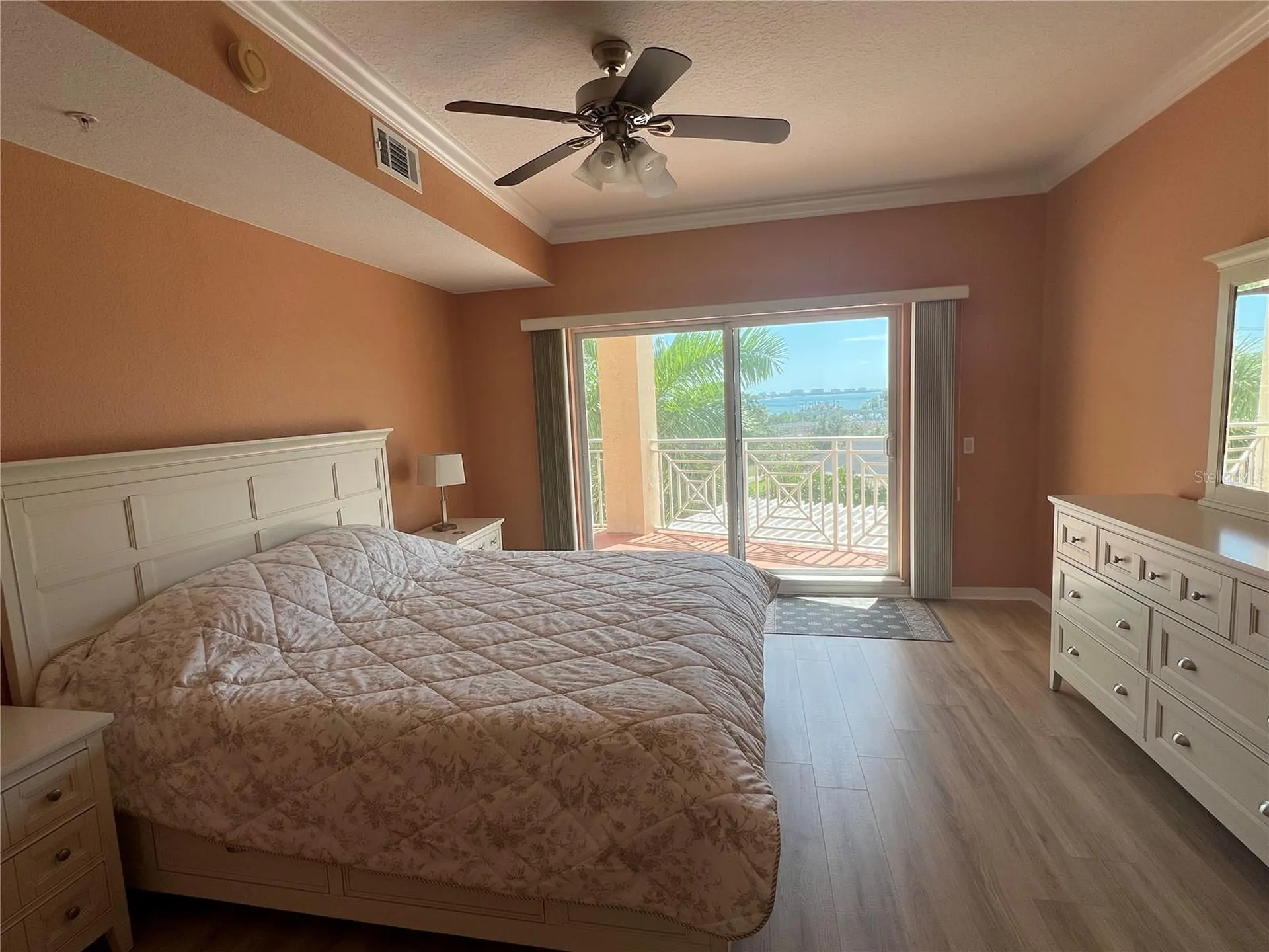 1188 N Tamiami Trail Sarasota FL 34236