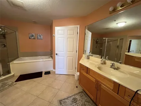 1188 N Tamiami Trail Sarasota FL 34236