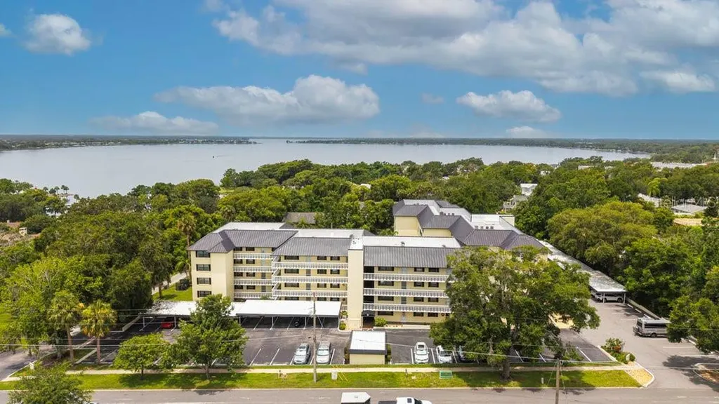 101 N Grandview Street Mount Dora FL 32757