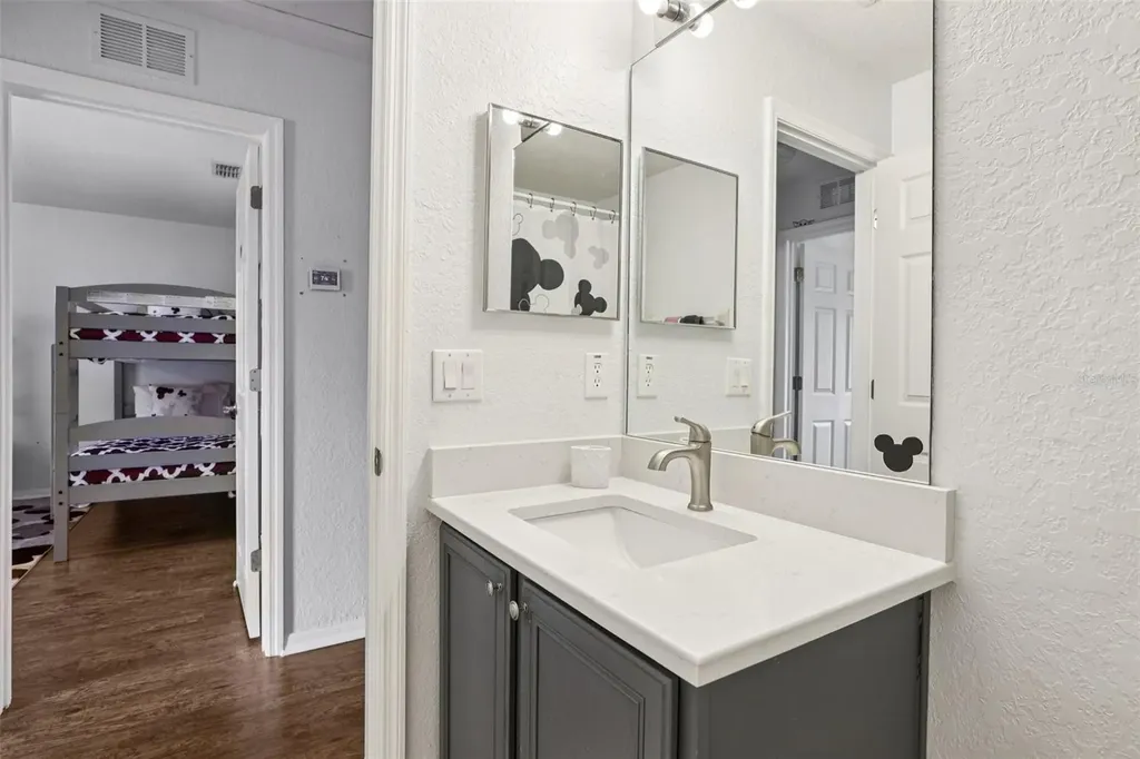 1052 Calabria Avenue Davenport FL 33897