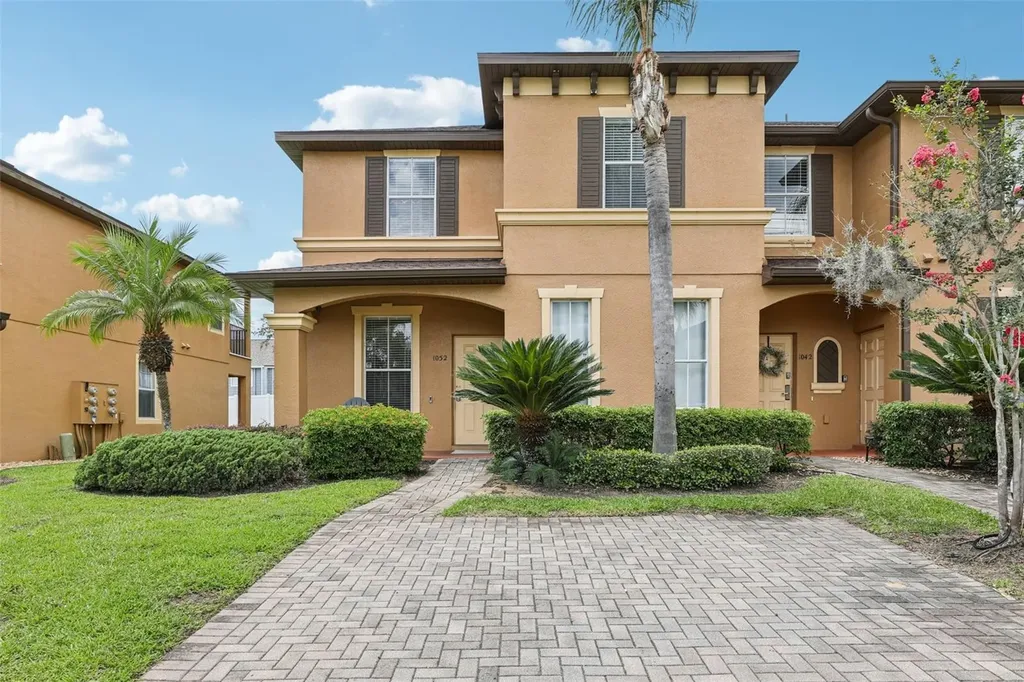 1052 Calabria Avenue Davenport FL 33897