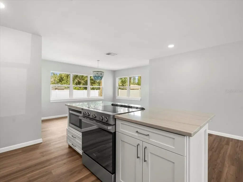 7571 Ridge Road Seminole FL 33772
