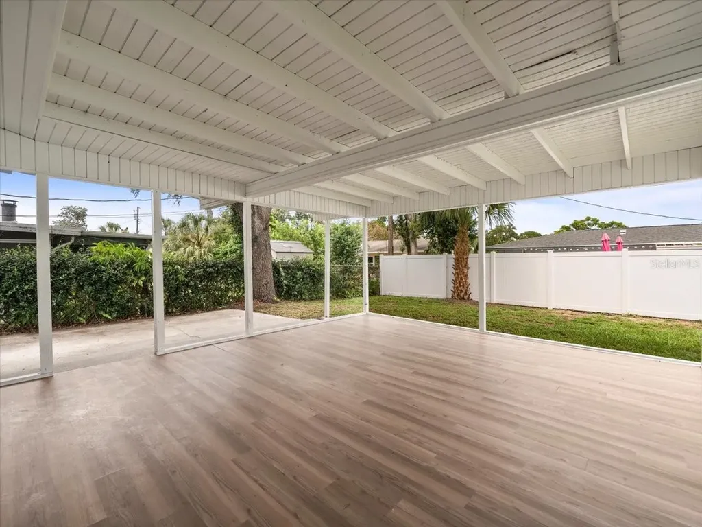 7571 Ridge Road Seminole FL 33772