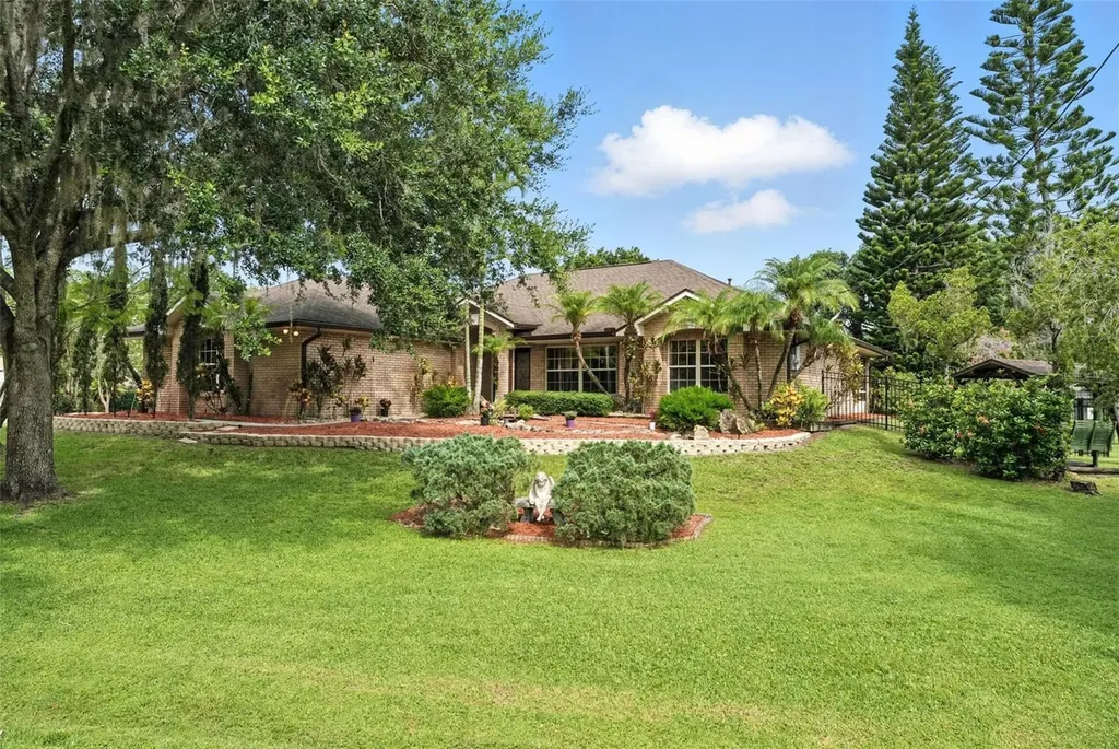 833 Millshore Drive Chuluota FL 32766