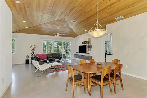 412 Treasure Boat Way Sarasota FL 34242