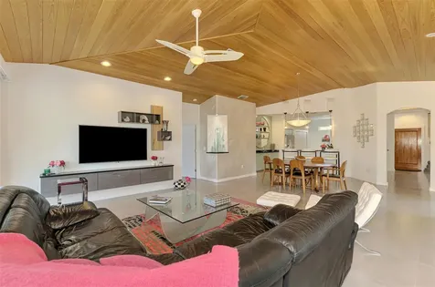 412 Treasure Boat Way Sarasota FL 34242