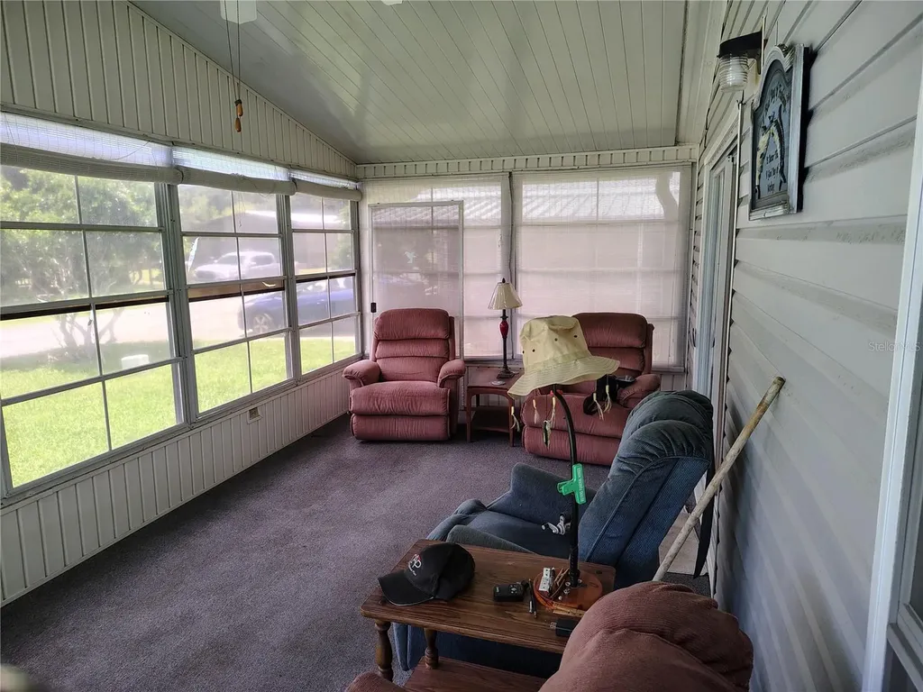 52 Outlet Drive Lake Panasoffkee FL 33538