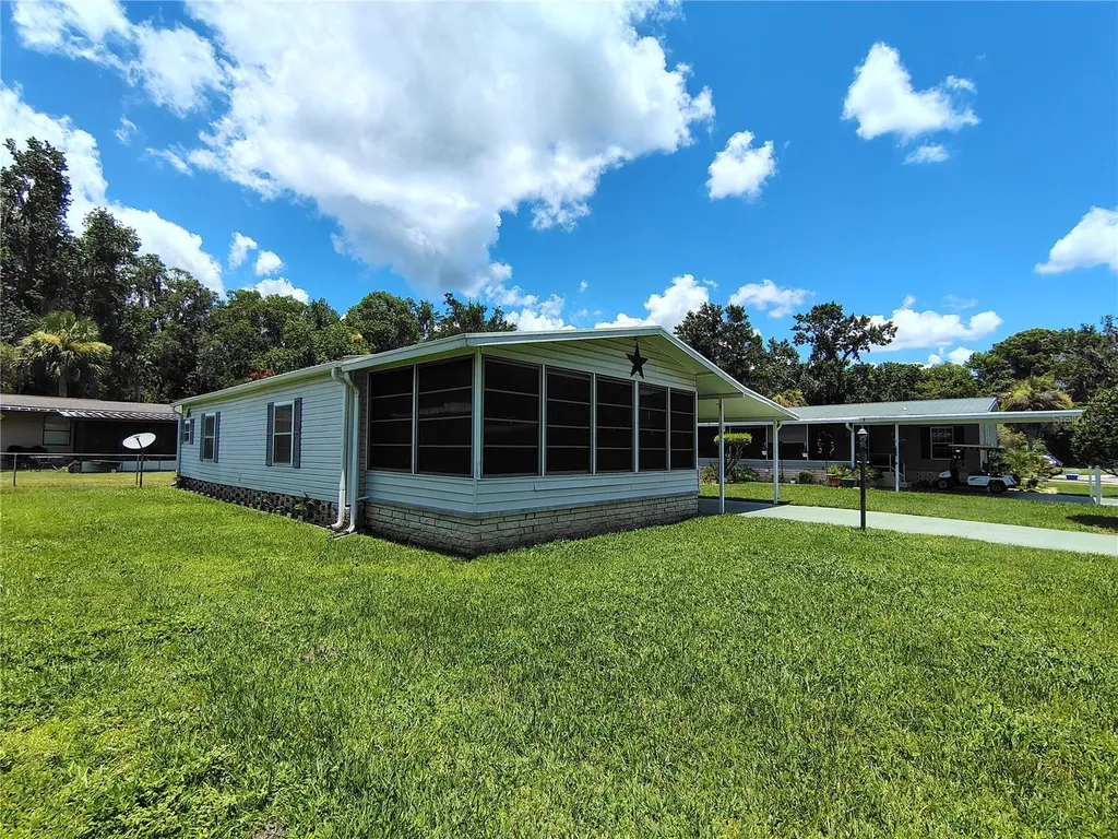 52 Outlet Drive Lake Panasoffkee FL 33538