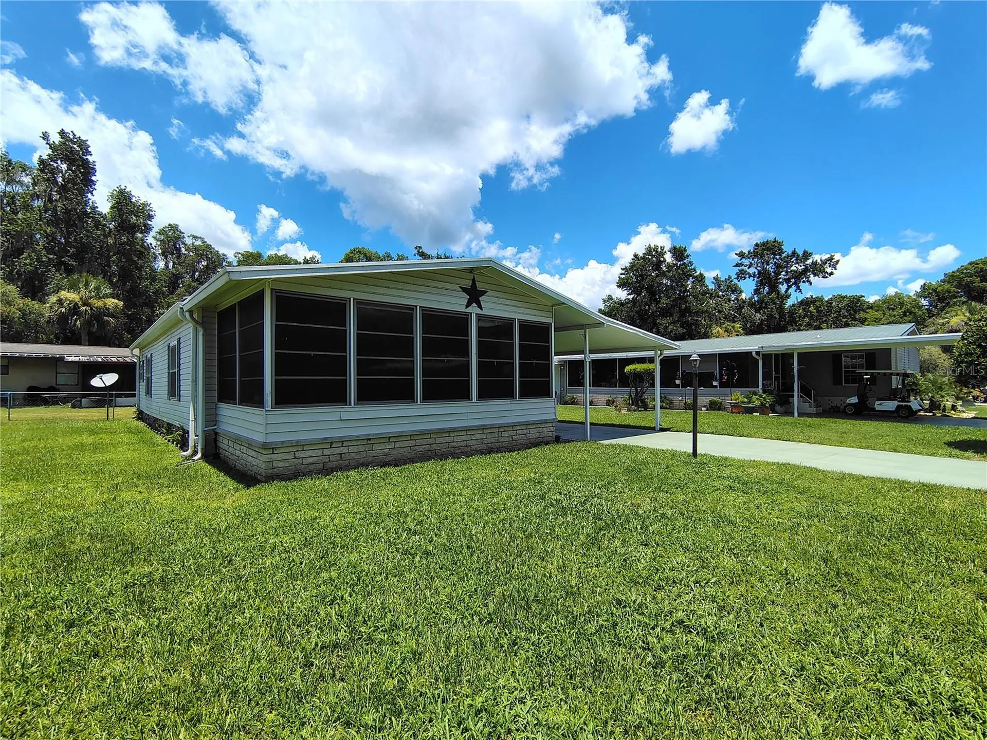 52 Outlet Drive Lake Panasoffkee FL 33538