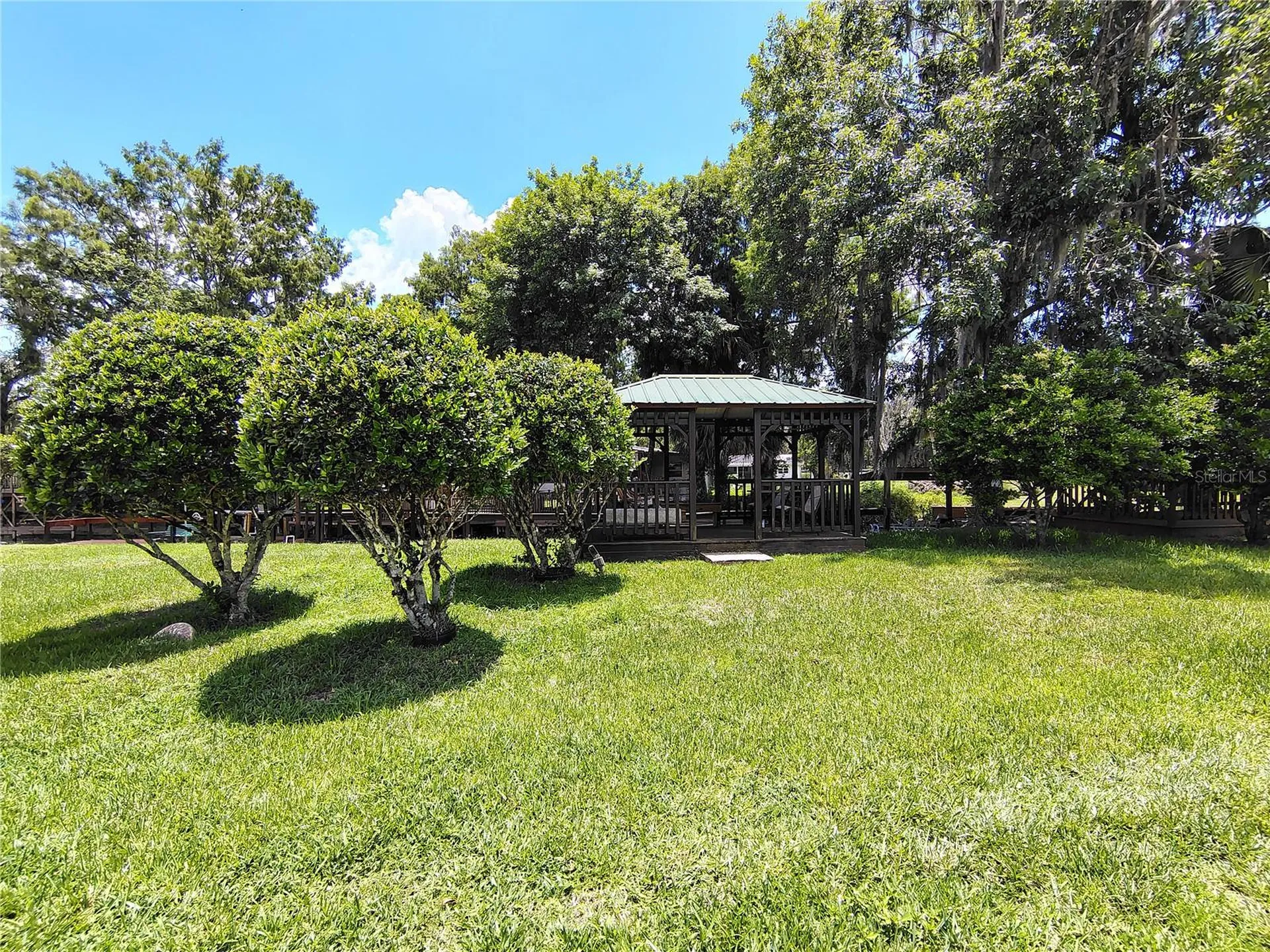 52 Outlet Drive Lake Panasoffkee FL 33538