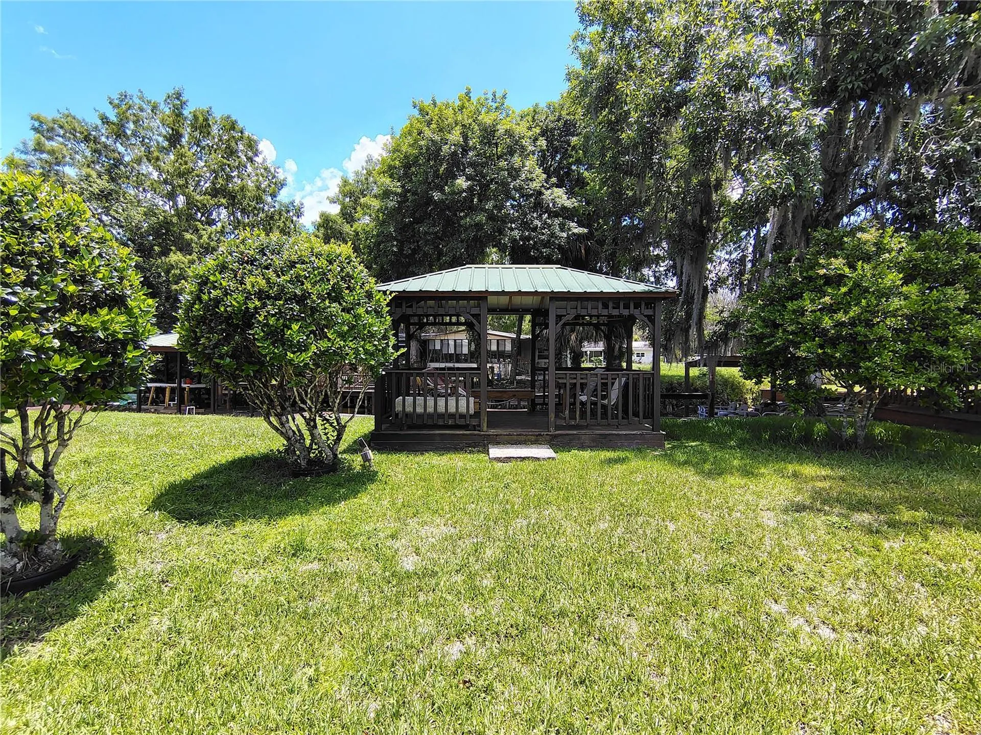 52 Outlet Drive Lake Panasoffkee FL 33538
