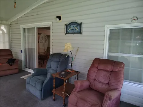 52 Outlet Drive Lake Panasoffkee FL 33538