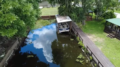 52 Outlet Drive Lake Panasoffkee FL 33538