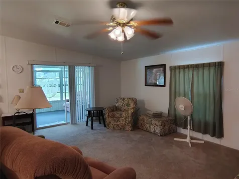 52 Outlet Drive Lake Panasoffkee FL 33538